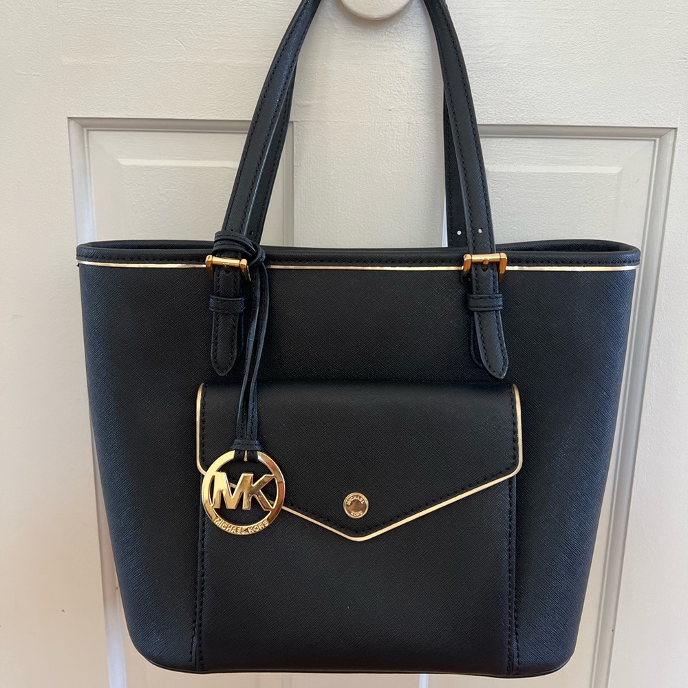 Michael Kors Jet Set Tote Bag